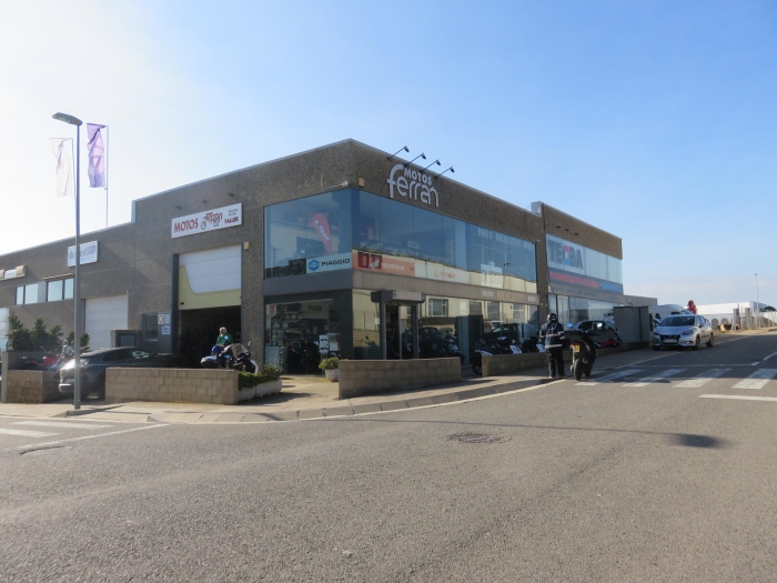 Industrieel magazijn in bedrijf